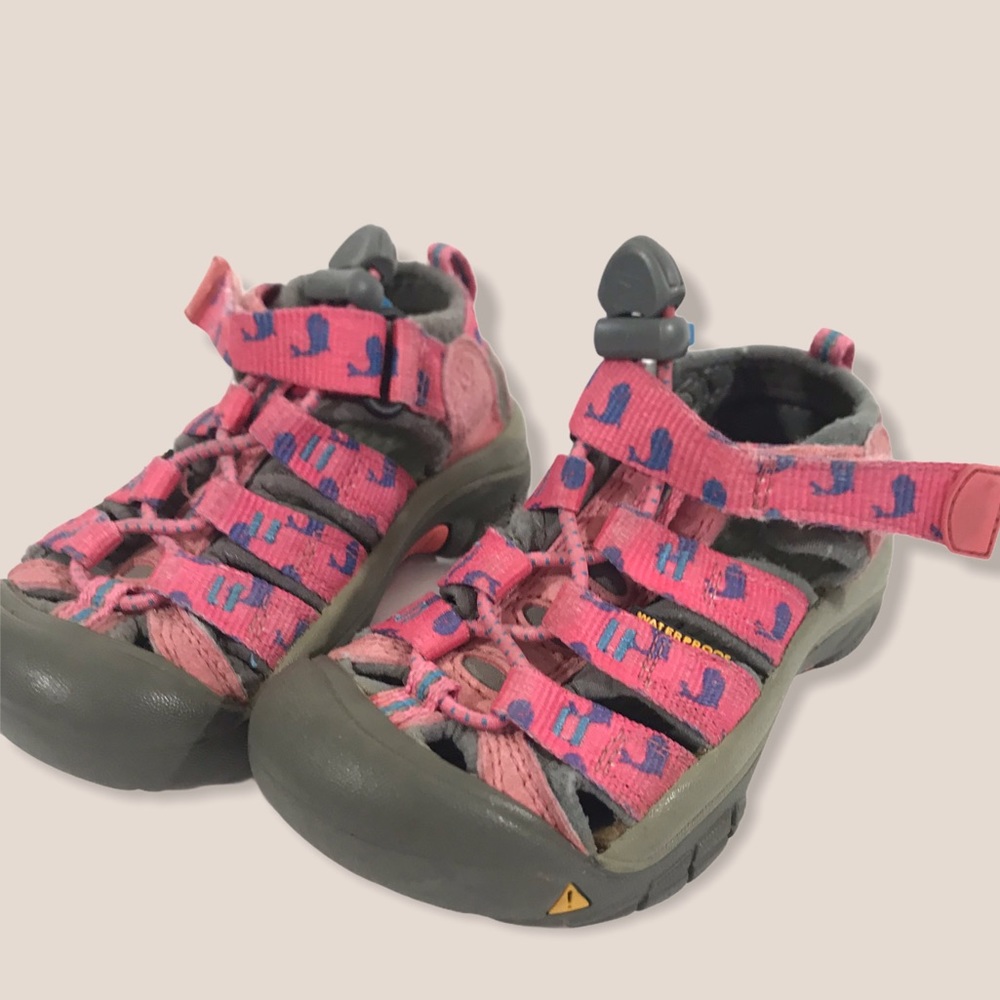 Kids Whale Design Velcro Water-shoes Size 8